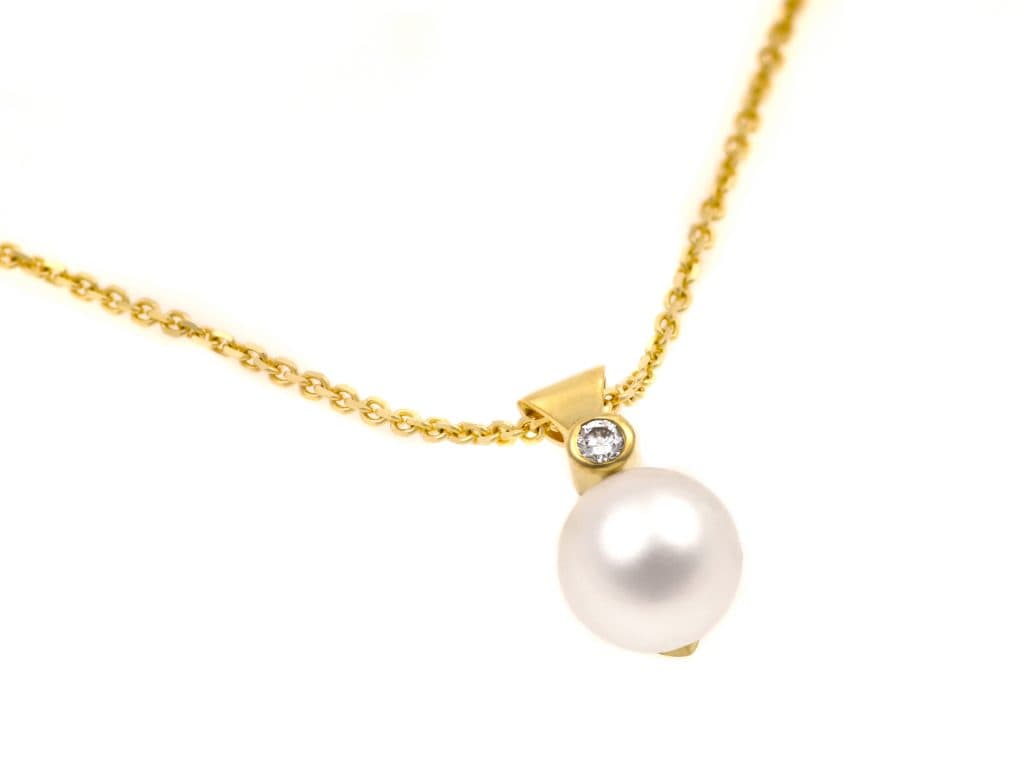 Perlový náhrdelník