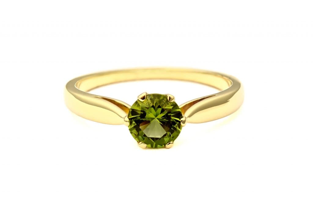 Prsten s olivínem