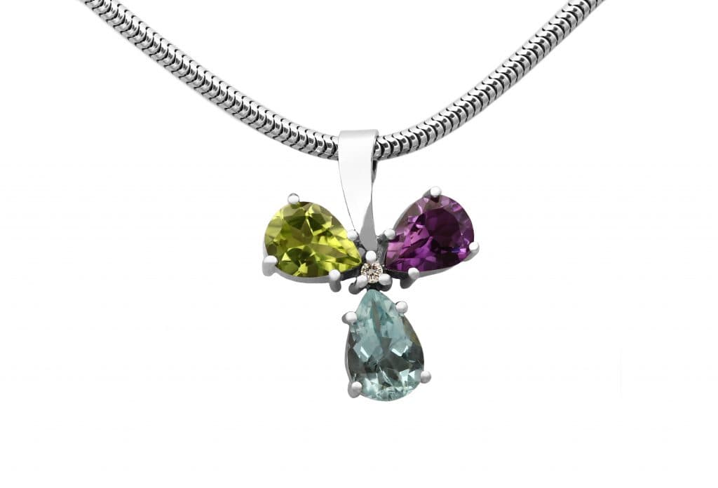 Náhrdelník s přírodními drahými kameny