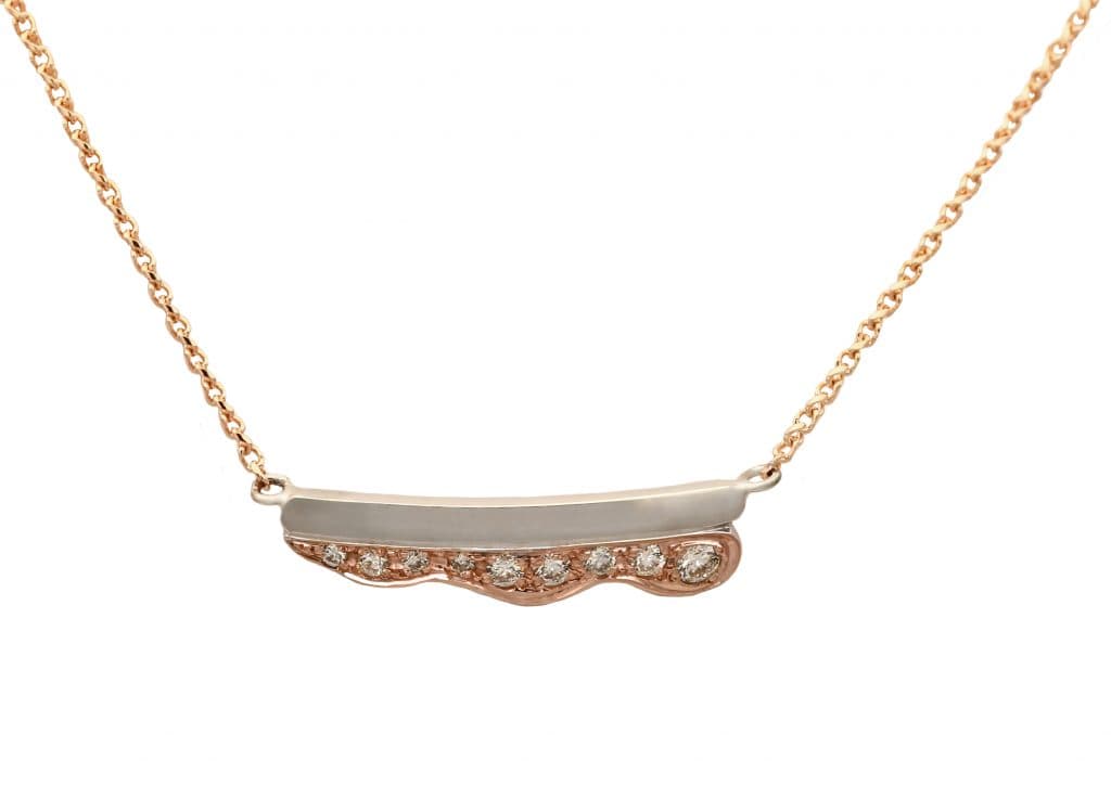 Červenobílý zlatý náhrdelník s brilianty